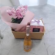 Cyclamen gift set with mini prosecco